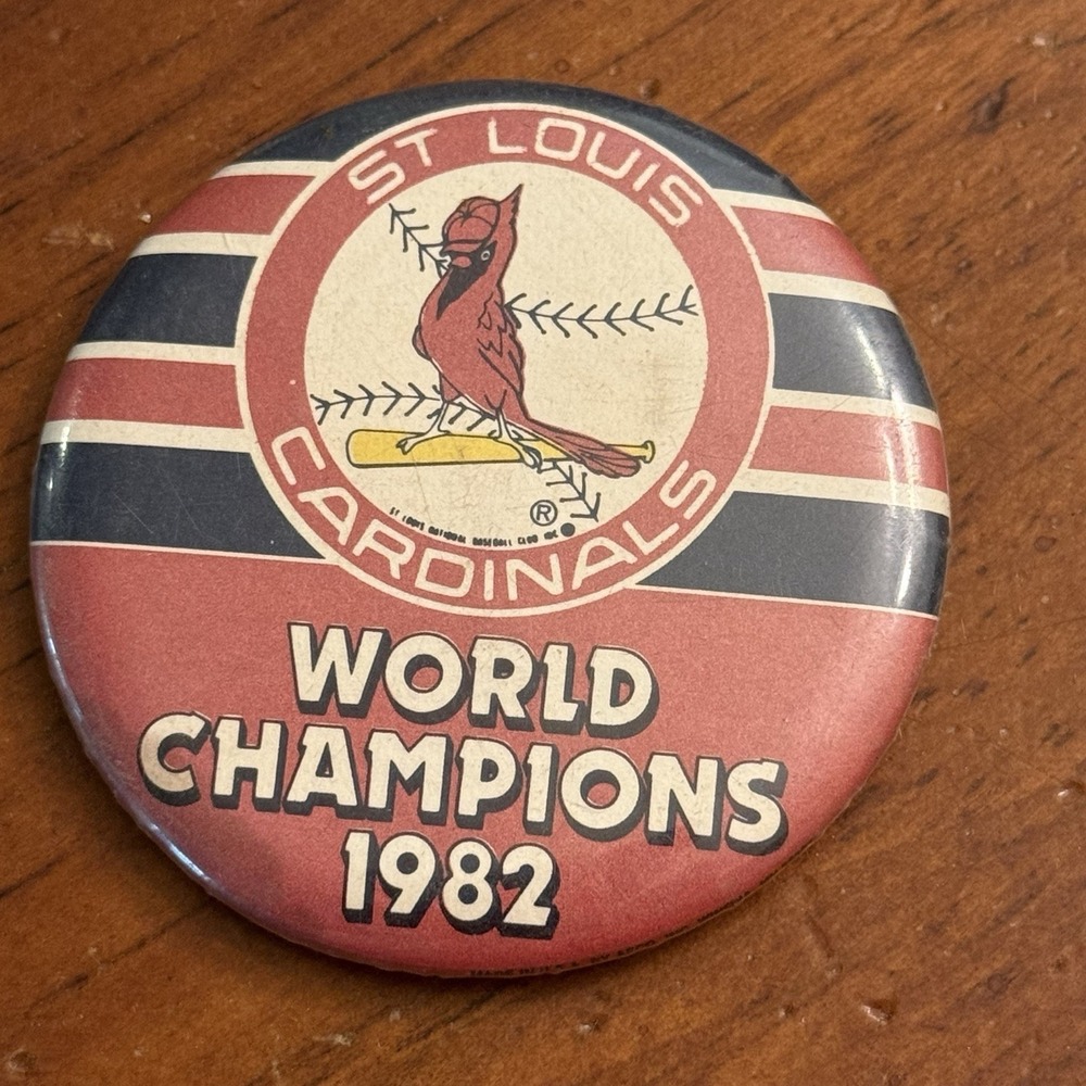 St Louis Cardinals World Champions 1982 Vintage Pinback Button Pin Round Circle